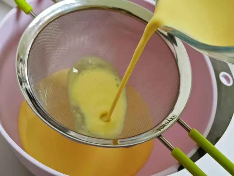 How to make pure milk hand-torn toast: Step 1