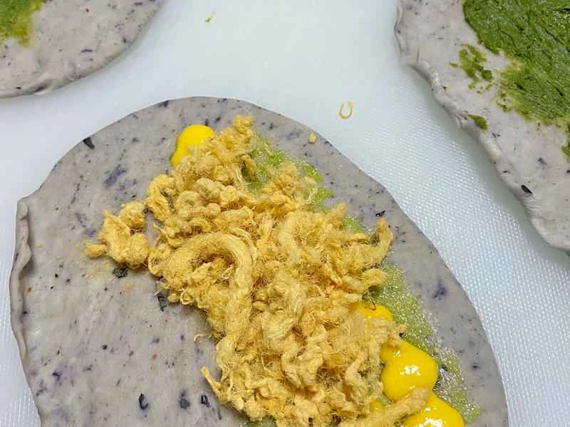 How to make pure milk hand-torn toast: Step 1