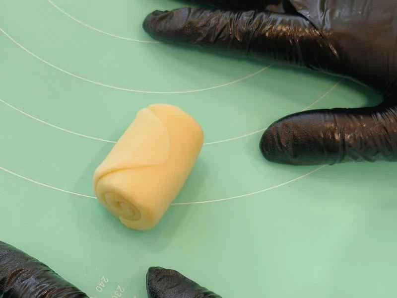 How to make pure milk hand-torn toast: Step 1