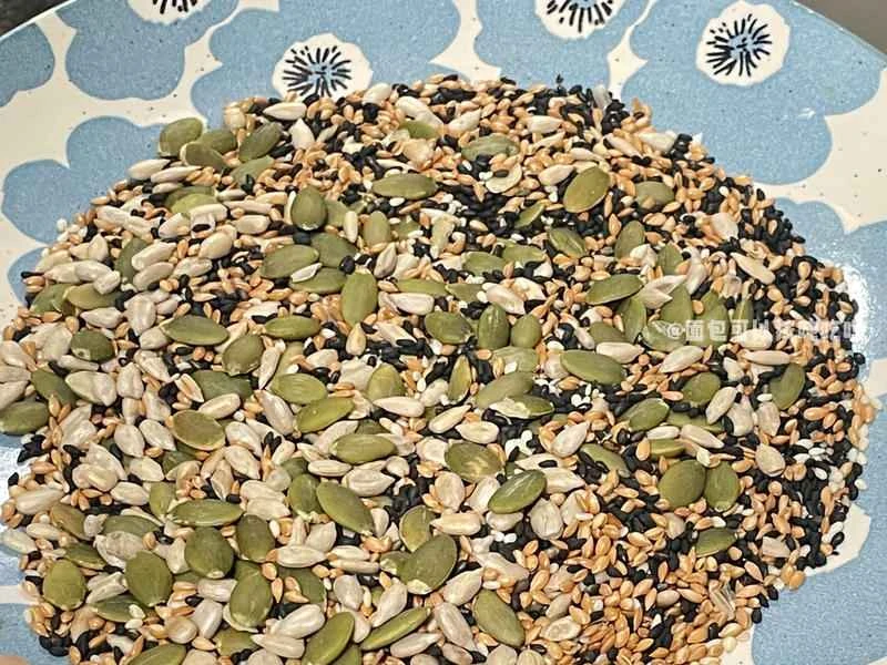 How to make pure milk hand-torn toast: Step 1