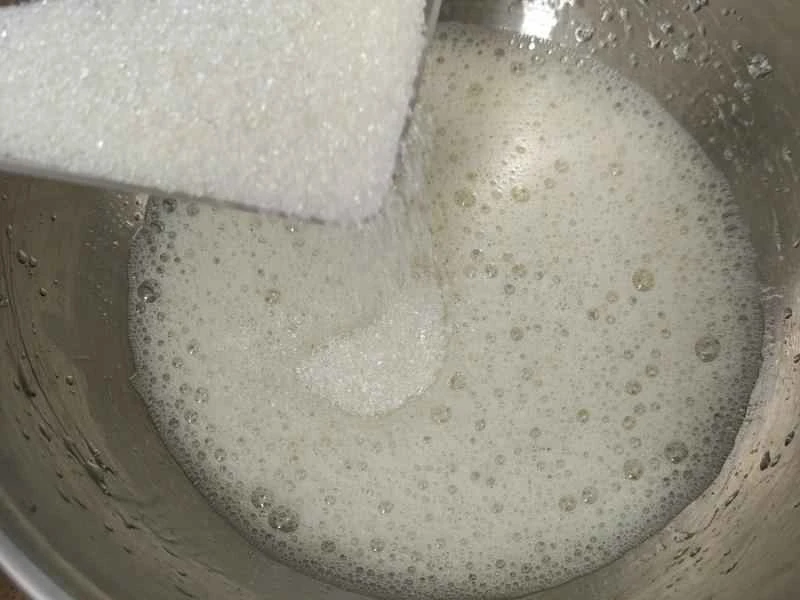 How to make pure milk hand-torn toast: Step 1