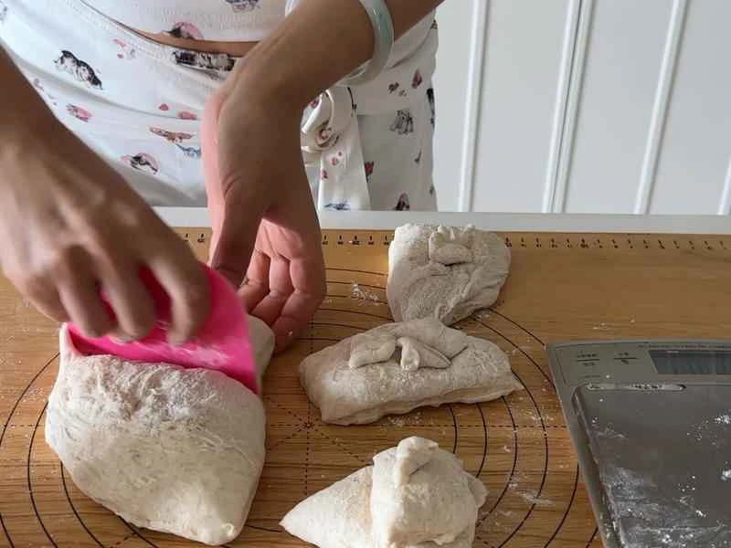 How to make pure milk hand-torn toast: Step 1
