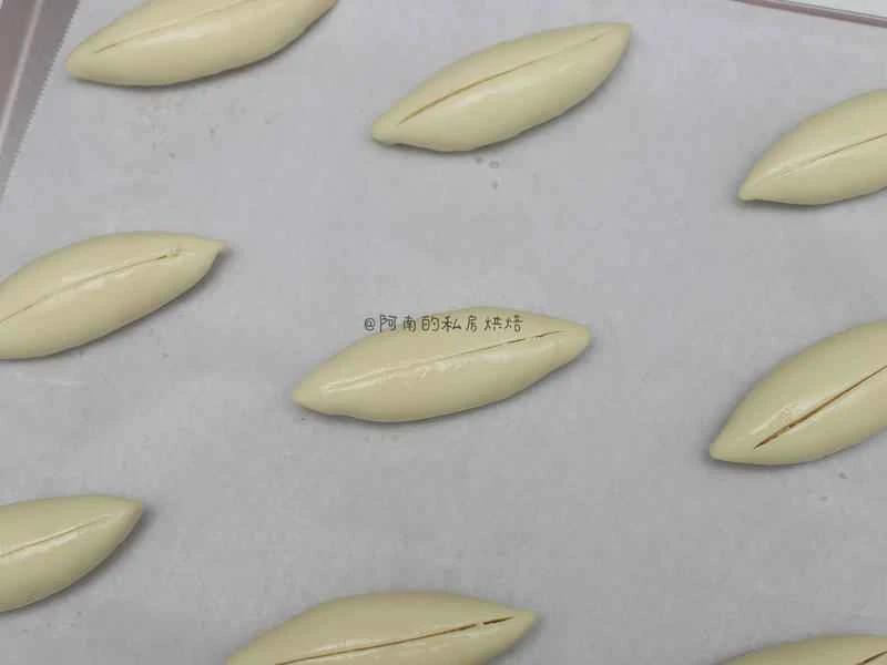 How to make pure milk hand-torn toast: Step 1