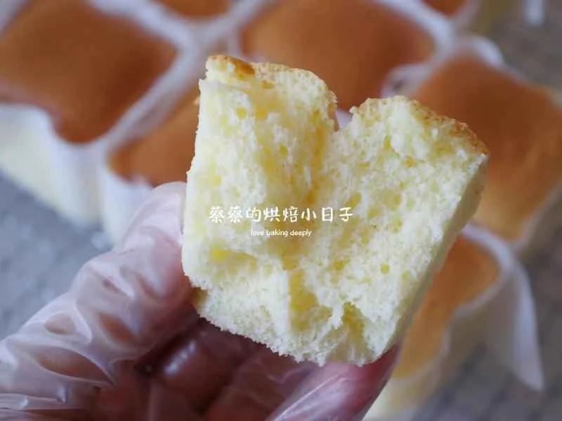 How to make pure milk hand-torn toast: Step 1