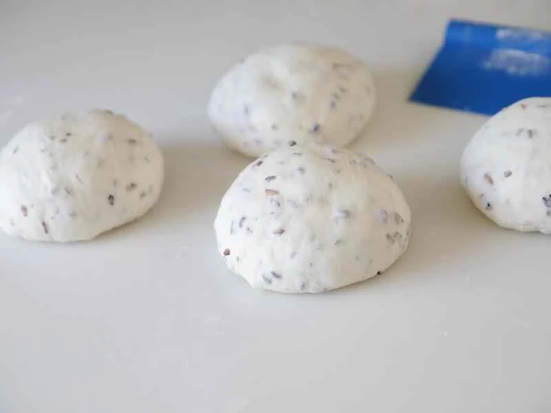 How to make pure milk hand-torn toast: Step 1