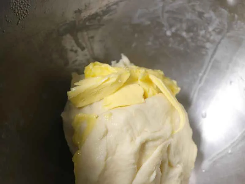 How to make pure milk hand-torn toast: Step 1