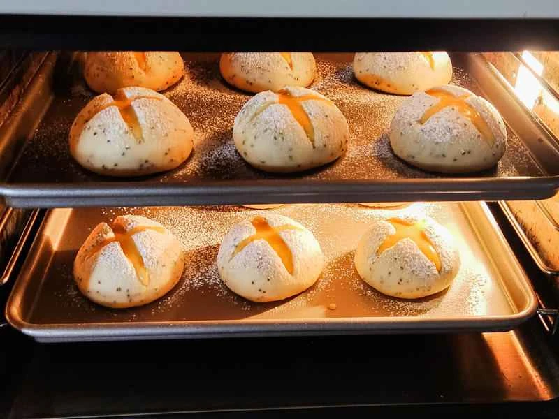 How to make pure milk hand-torn toast: Step 1