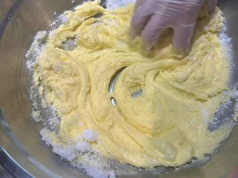 How to make pure milk hand-torn toast: Step 1