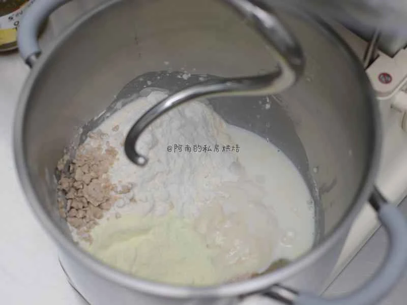 How to make pure milk hand-torn toast: Step 1