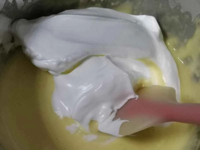 How to make pure milk hand-torn toast: Step 1