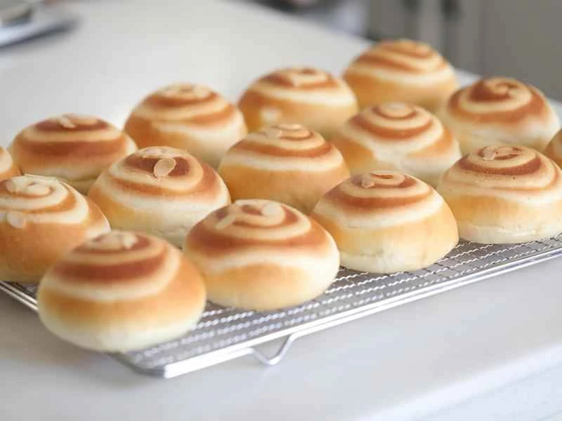 How to make pure milk hand-torn toast: Step 1