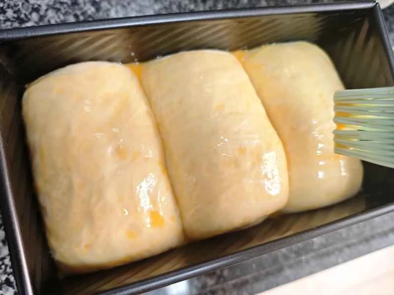 How to make pure milk hand-torn toast: Step 1